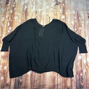 NWT Nomad Elegant Black Blouse Tunic Top
Size Small/Medium